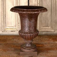#46924 - Salvaged&nbsp;Rusty&nbsp;Cast&nbsp;Iron&nbsp;Garden&nbsp;Planter&nbsp;Urn&nbsp;image