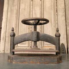 #52858 - Antique&nbsp;Cast&nbsp;Iron&nbsp;Manual&nbsp;Turn&nbsp;Book&nbsp;Press&nbsp;image