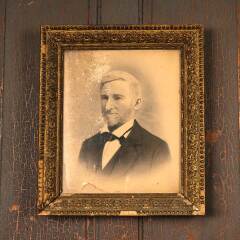 #54069 - 19x22&nbsp;Antique&nbsp;Picture&nbsp;Frame&nbsp;with&nbsp;Portrait&nbsp;image