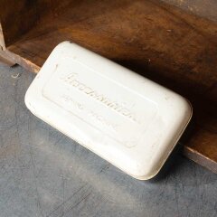 #55486 - Vintage&nbsp;Tin&nbsp;Sewing&nbsp;Accessories&nbsp;Container&nbsp;image