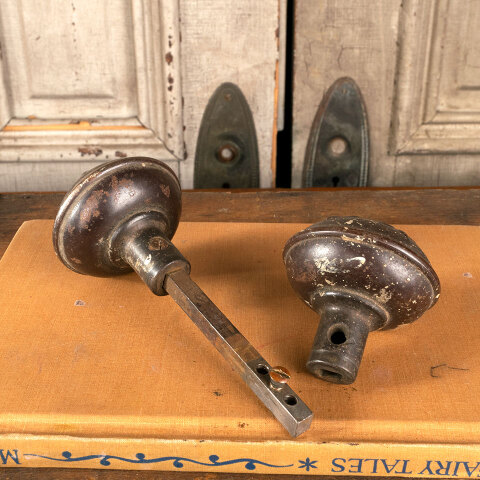 #27722 Antique Lockwood Fleur-De-Lis Doorknobs image 5
