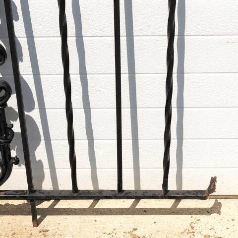 #34550 Salvaged Vintage Cast Iron Railing Section image 4