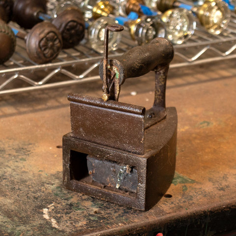 #36660 Large Antique Sad Iron image 3