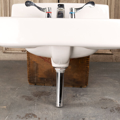 #41306 Salvaged Porcelain Wall Hung Bathroom Sink image 7