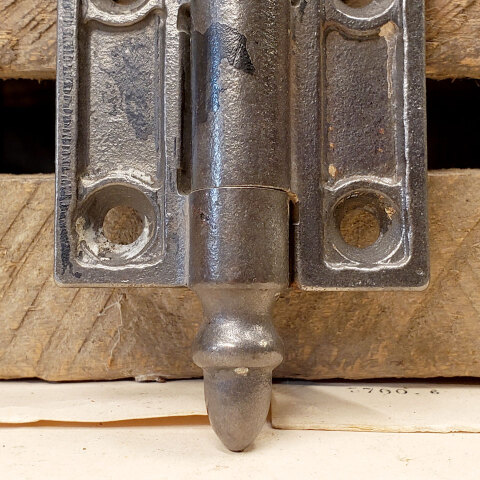 #41972 2x2 Antique Cast Iron Acorn Finial Hinge image 4