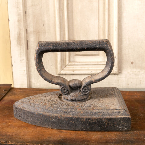 #42661 Antique Sad Flat Iron image 3