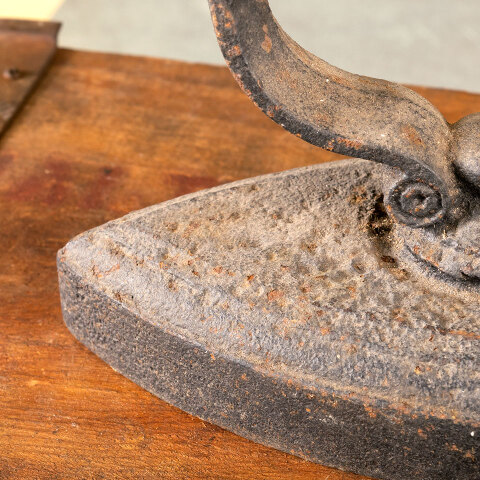 #42661 Antique Sad Flat Iron image 4