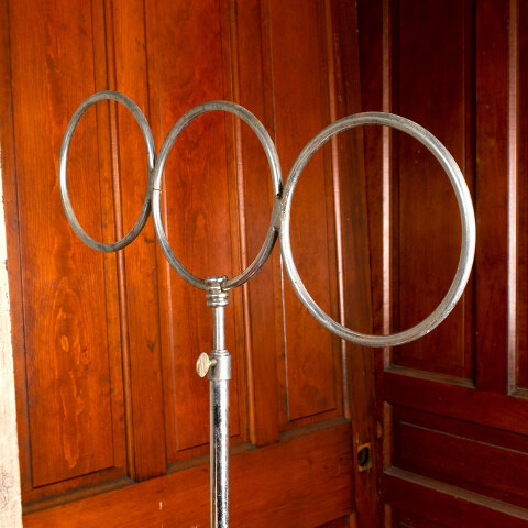 #42930 Antique Chrome Countertop Scarf Display image 3