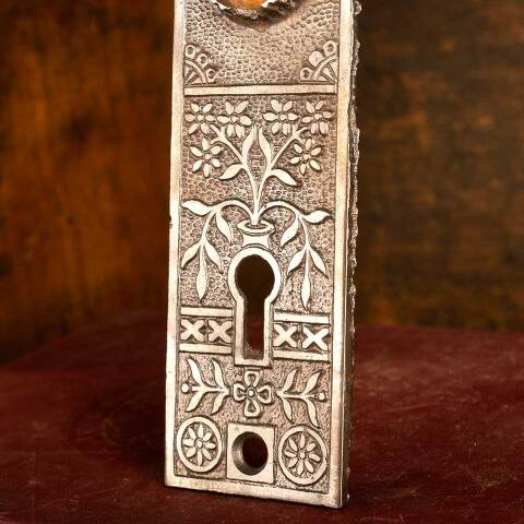 #45551 Antique Lockwood Doorknob Backplate image 3