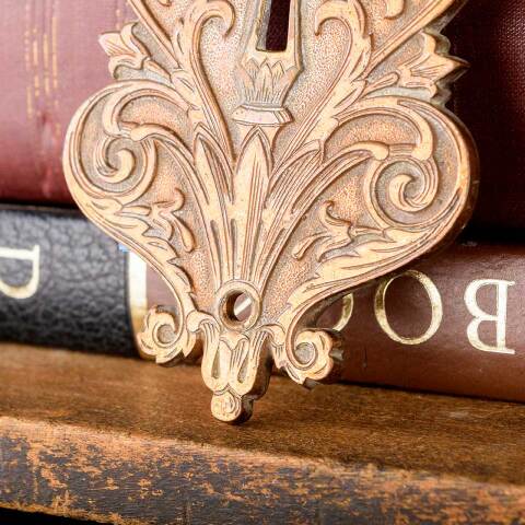 #46099 Antique Ornate Bronze Keyhole Escutcheon image 3