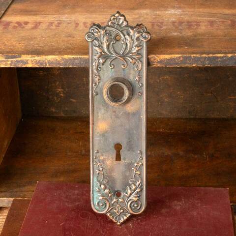 #46150 Antique Corbin Loraine Doorknob Backplate image 2