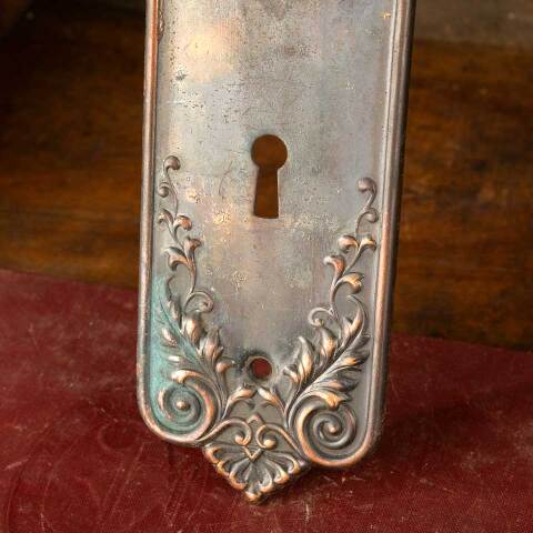 #46150 Antique Corbin Loraine Doorknob Backplate image 4