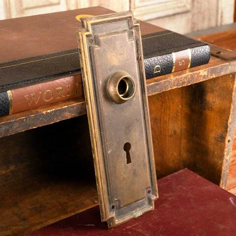 #46205 Antique Arts & Crafts Doorknob Backplate image 3