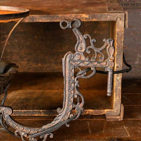 #46259 Antique Cast Iron Victorian Oil Lamp Sconce image 6