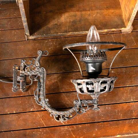 #46259 Antique Cast Iron Victorian Oil Lamp Sconce image 2