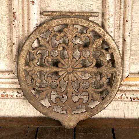 #46294 Antique Decorative Round Cast Iron Door image 2