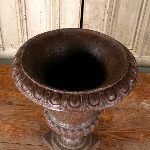 #46924 Salvaged Rusty Cast Iron Garden Planter Urn image 7