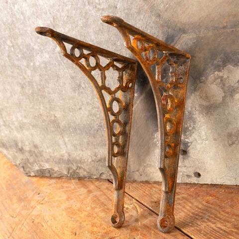 #47344 Antique Ornate Cast Iron Shelf Brackets image 2