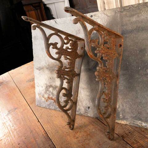 #47368 Antique Ornate Cast Iron Shelf Bracket image 3