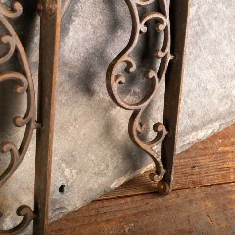 #47369 Antique Ornate Cast Iron Shelf Bracket image 3
