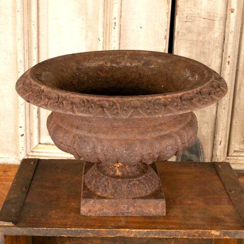 #47542 Small 11" Rusty Cast Iron Garden Urn Planter image 8