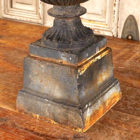 #47553 11 1/2" Cast Iron Garden Urn & Base image 2