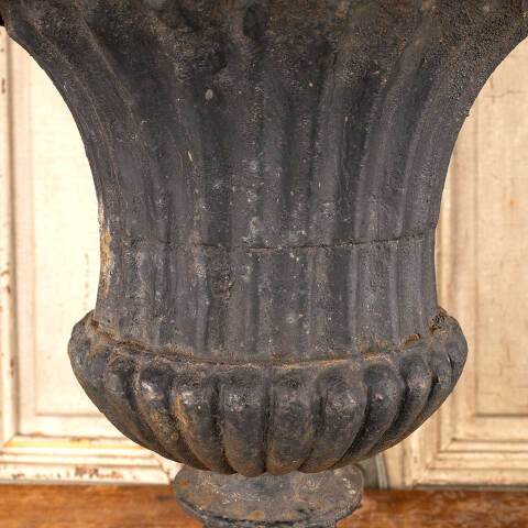 #47553 11 1/2" Cast Iron Garden Urn & Base image 4