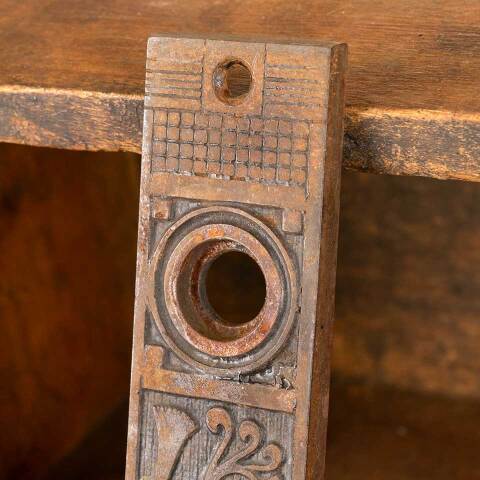 #47783 Antique Lockwood Doorknob Backplate image 4