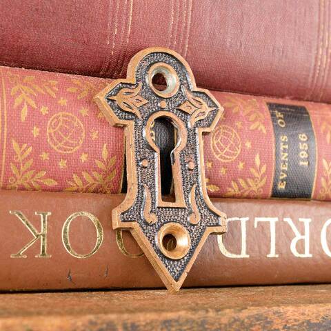 #47822 Antique Ornate Bronze Keyhole Escutcheon image 3