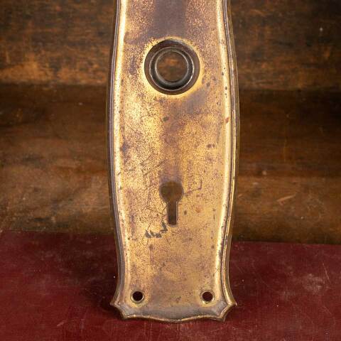 #47917 Antique Arts & Crafts Doorknob Backplate image 3