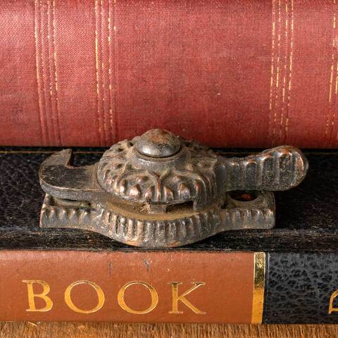 #48800 Antique Ornate Victorian Sash Window Lock image 3