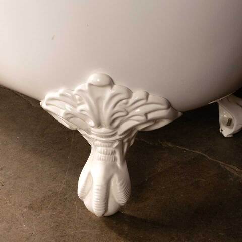 #48888 30x60 Salvaged Cast Iron Clawfoot Bathtub image 4