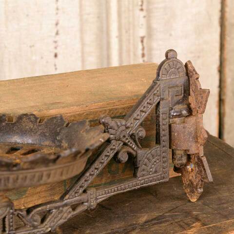 #50039 Antique Cast Iron Victorian Oil Lamp Sconce image 3