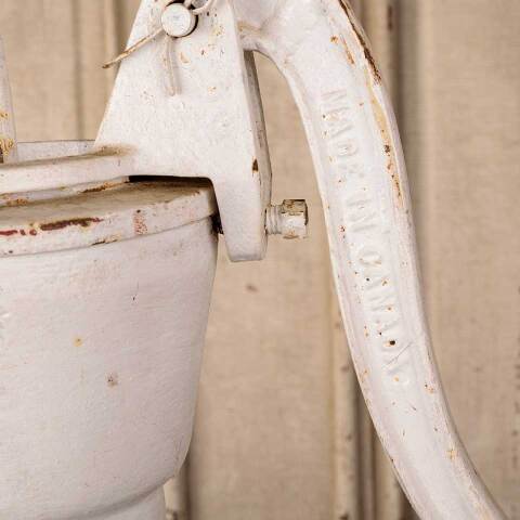 #50733 Antique Cast Iron Farm Water Pump image 3