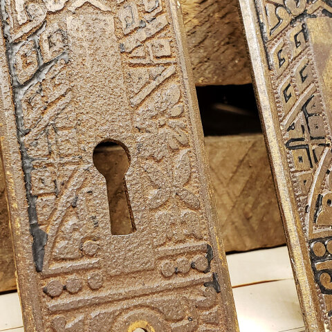 #5090 Antique Corbin Ceylon Doorknob Backplate image 3