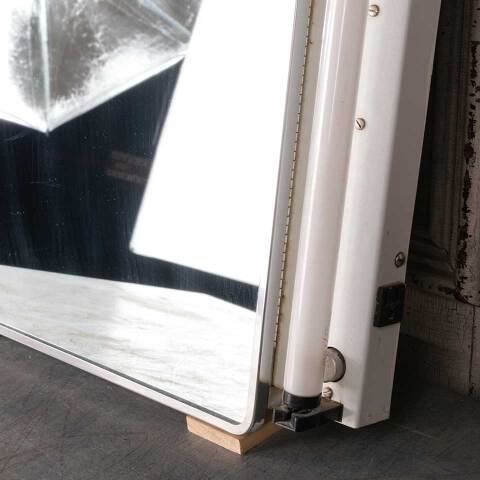 #52002 Salvaged Bathroom Medicine Cabinet image 4
