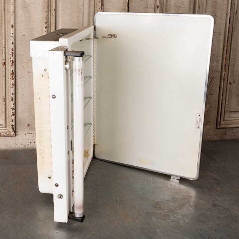#52002 Salvaged Bathroom Medicine Cabinet image 7