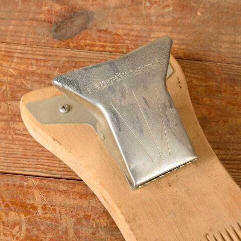 #52052 Vintage NORMARK Wood Fish Scaling Board image 7