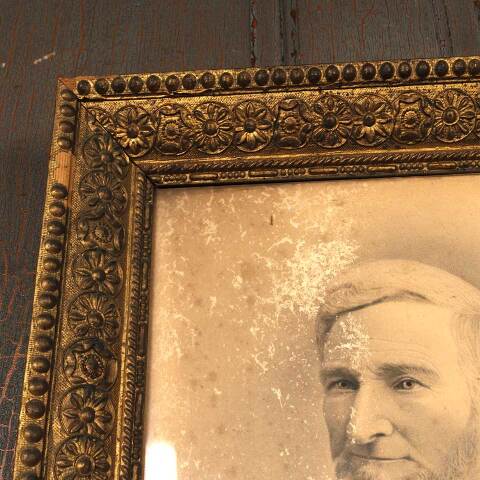 #54069 19x22 Antique Picture Frame with Portrait image 2