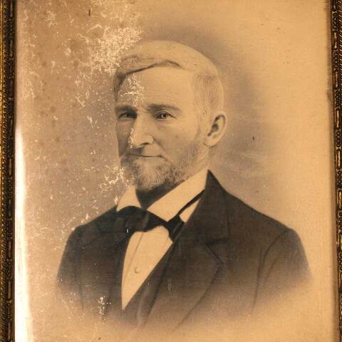 #54069 19x22 Antique Picture Frame with Portrait image 5