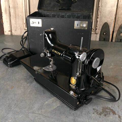 #54144 Vintage Singer Sewing Machine image 4