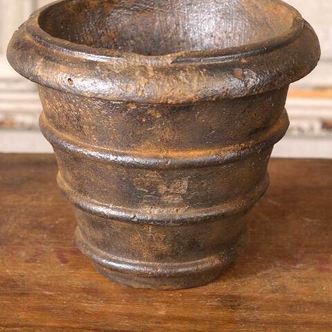 #54413 Small 4" Cast Iron Planter Pot image 4