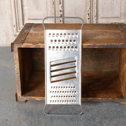 #55087 Vintage Metal Handheld Food Grater image 6