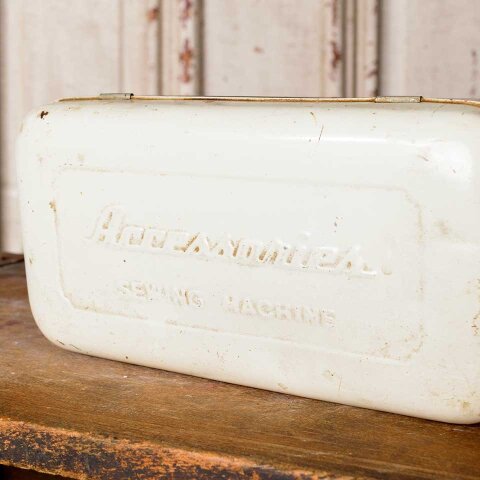 #55486 Vintage Tin Sewing Accessories Container image 5