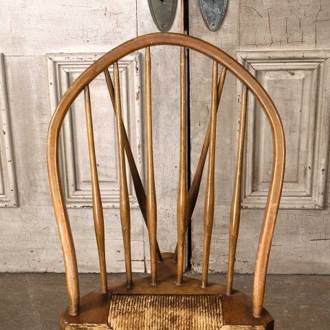 #55570 Antique Windsor Rush Bow Back Chair image 3