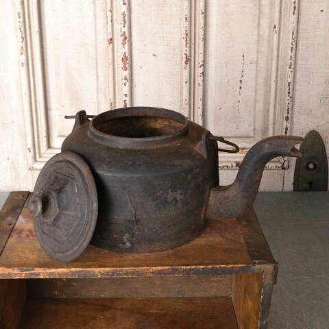 #55582 Antique Cast Iron Stove Kettle image 7