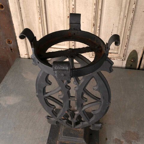 #55823 12x24 Antique Cast Iron Garden Planter Base image 4